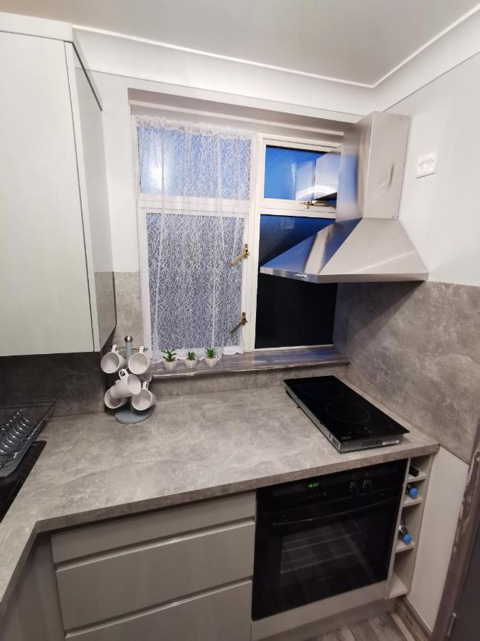 Palaz 2 - 2 Bedroom Flat Edmonton Exterior photo