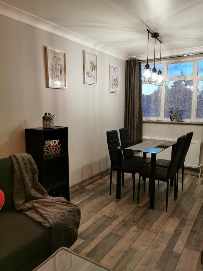 Palaz 2 - 2 Bedroom Flat Edmonton Exterior photo