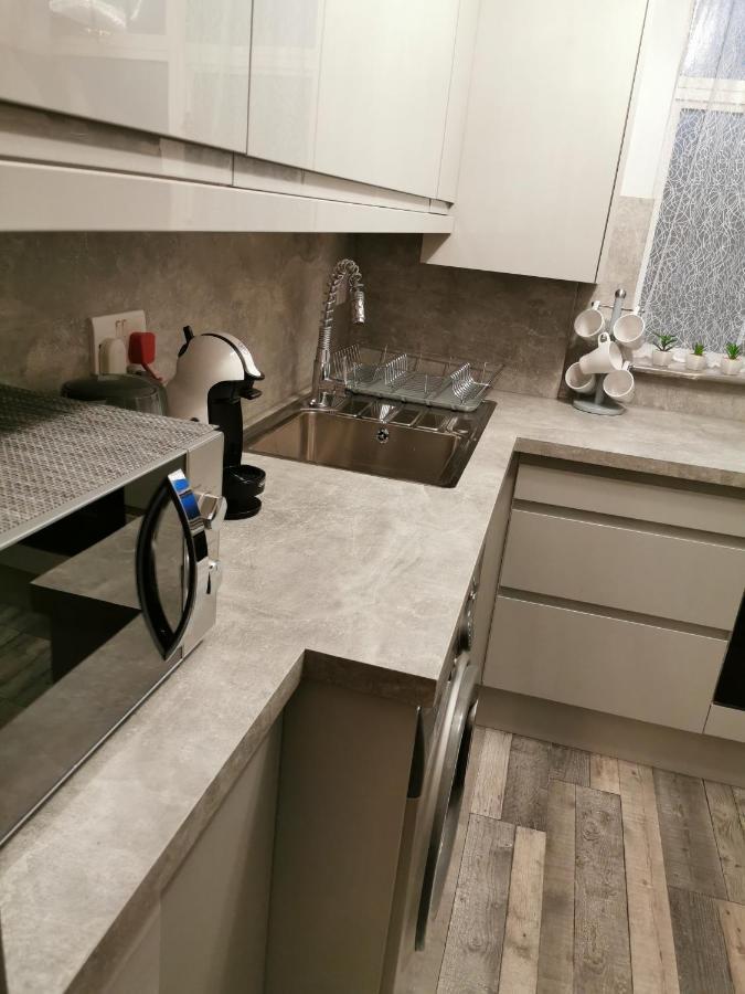 Palaz 2 - 2 Bedroom Flat Edmonton Exterior photo